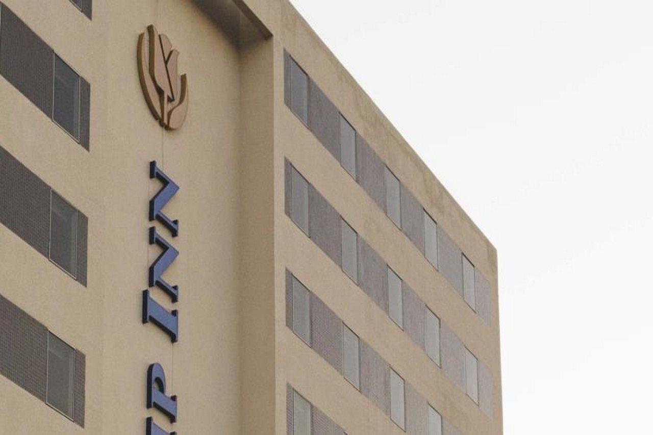 Tulip Inn 坎波斯多斯戈塔卡兹 外观 照片