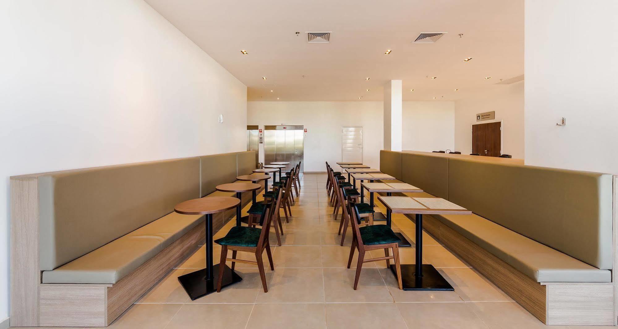 Tulip Inn 坎波斯多斯戈塔卡兹 外观 照片
